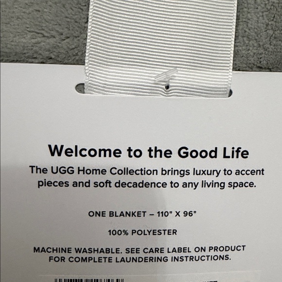 UGG - Novah King Blanket Gray Seal  110" x 96"  New with Tags - Picture 3 of 5